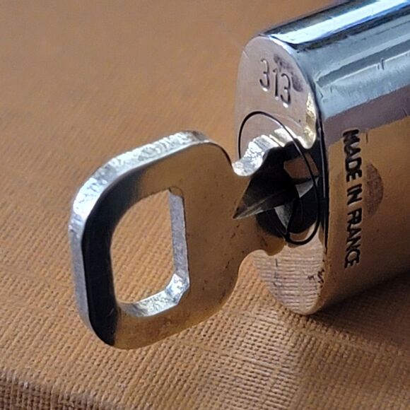 Louis Vuitton Lock and Key #313 LV Designer GOLD - Picture 5 of 8